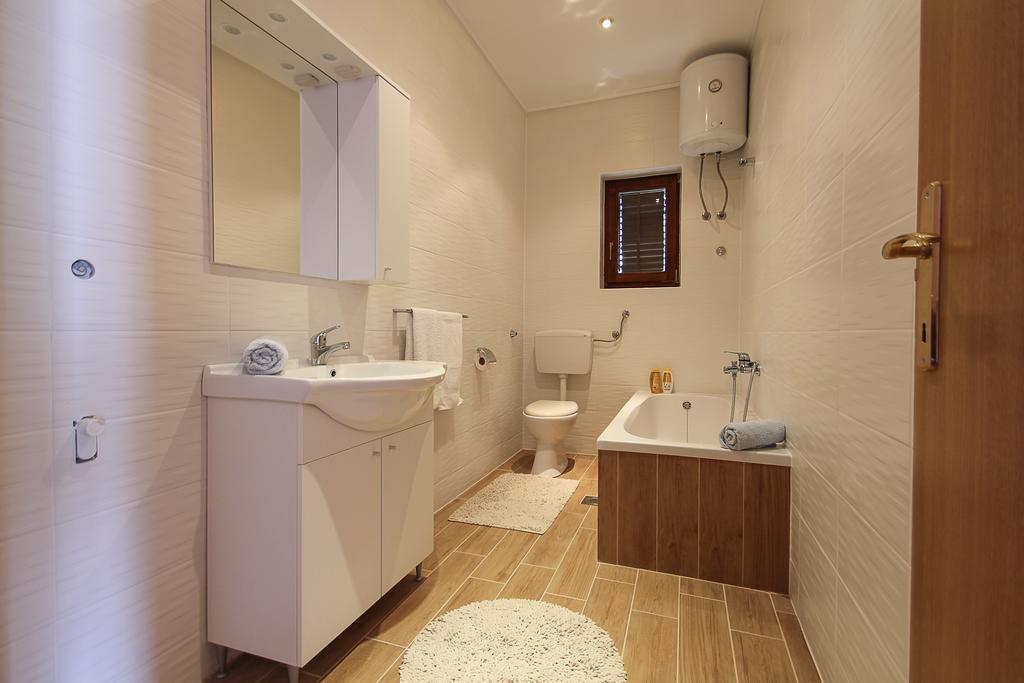 Apartments&Room Babic Kaštela Extérieur photo